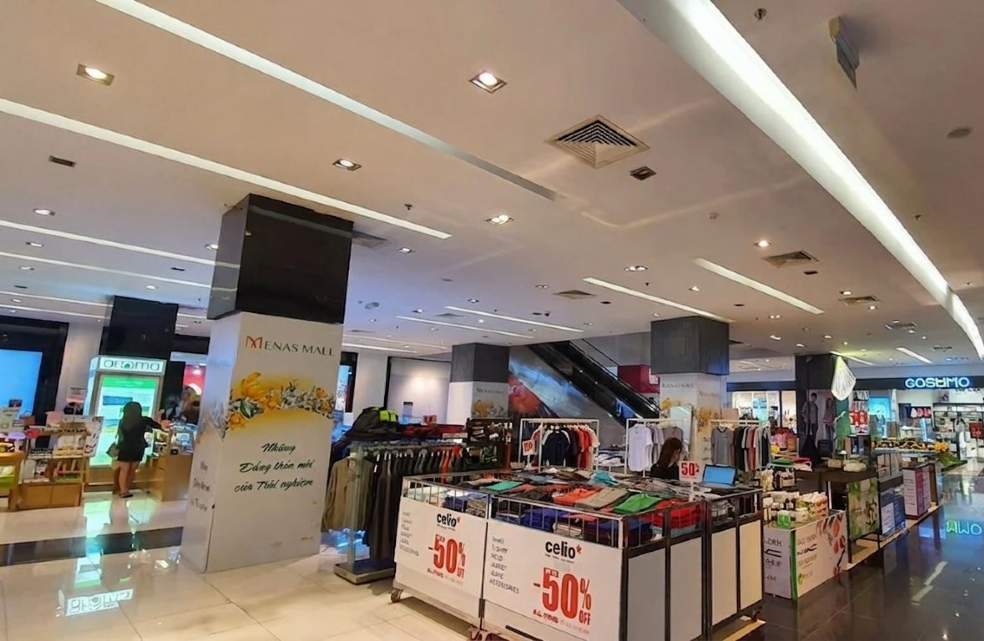 retail spaces for lease near tan son nhat airport